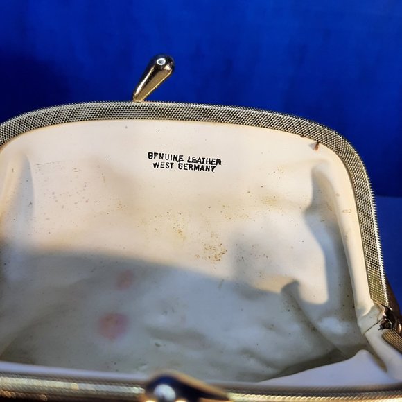 Vintage WEST GERMANY Leather Purse Clutch Coin Red Lips Gold Roses Kiss Lock - Picture 3 of 6